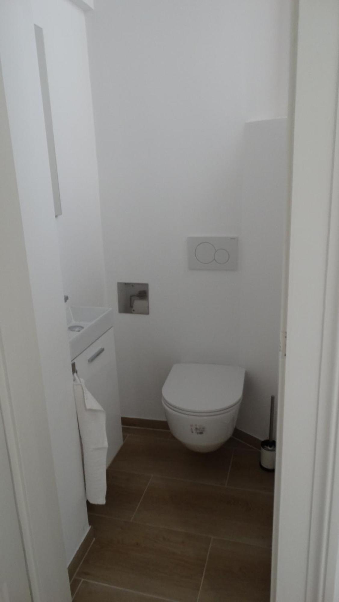 Ruhige Art-Garconniere Mit Balkon Apartment Vienna Exterior photo